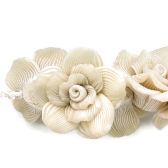 As Low As $2 Lightweight Polymer Clay Striped White Rose Beads 25mm x 16mm (5) - Picture 4 of 4